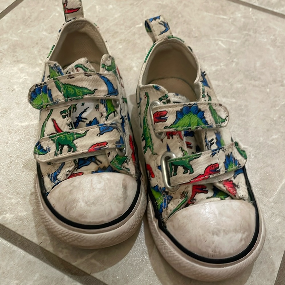 Converse- Size 8 (toddler). Dinosaurs